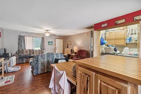 910 W Martin St, Gladwin, MI 48624 photo 4