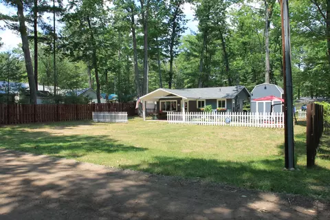 110 Walnut Ave, Roscommon, MI 48653 photo 22