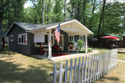 110 Walnut Ave, Roscommon, MI 48653 photo 3