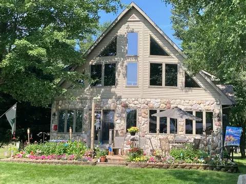 222 Driftwood Cir, Prudenville, MI 48651