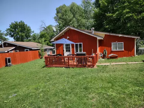 110 Russell Ave, Houghton Lake, MI 48629