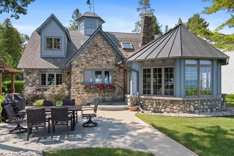 812 Lakeside Drive 811 Lakeside Drive Mackinaw City Mi 49701 Dr #& 811 LAKESIDE DRIVE, Mackinaw City, MI 49701