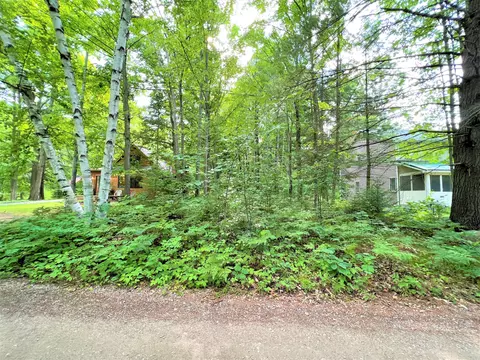 3845 Miami Beach Dr, Cheboygan, MI 49721
