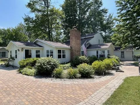 319 Burrill Drive Houghton Lake Mi 48629 Dr, Houghton Lake, MI 48629