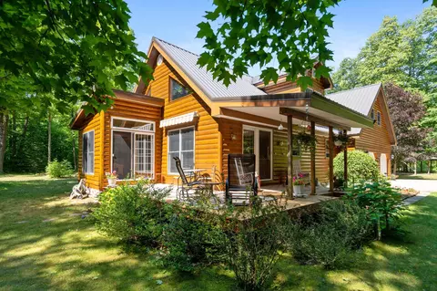 8455 Paradise Trail Carp Lake Mi 49718 Trl, Carp Lake, MI 49718