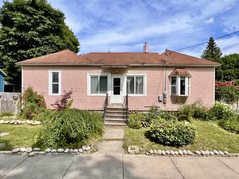 420 W Elm Street Cheboygan Mi 49721 St, Cheboygan, MI 49721