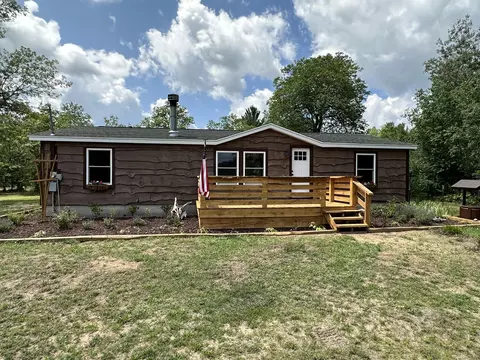 1460 Mckee Road Johannesburg Mi 49751 Rd, Johannesburg, MI 49751