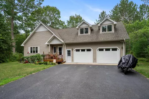 9043 Parke Rd, Indian River, MI 49749