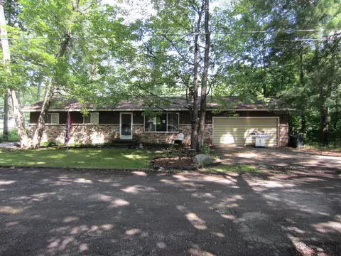 208 Oakwood Avenue Prudenville Mi 48651 Ave, Prudenville, MI 48651