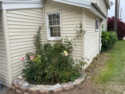 310 E State St, Cheboygan, MI 49721 photo 4