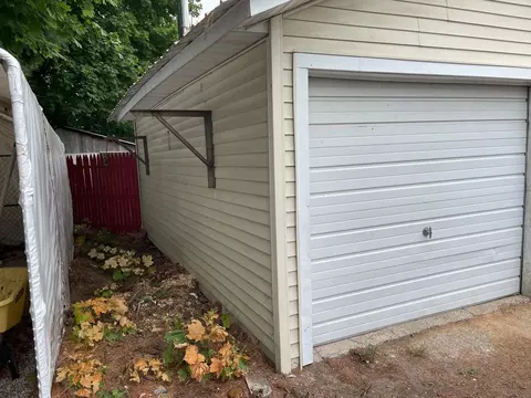 310 E State St, Cheboygan, MI 49721 photo 5