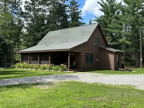 10377 Alpine Dr, Grayling, MI 49738