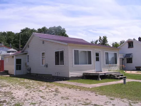 6768 N Old 27, Frederic, MI 49733 photo 2