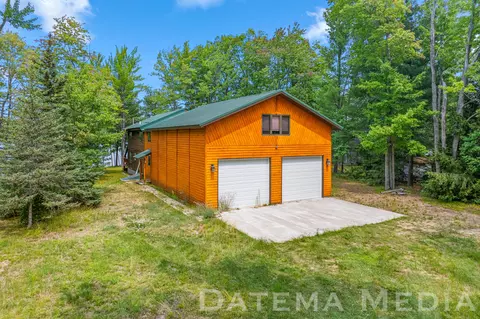 11365 Bradford Dr, Frederic, MI 49733 photo 5
