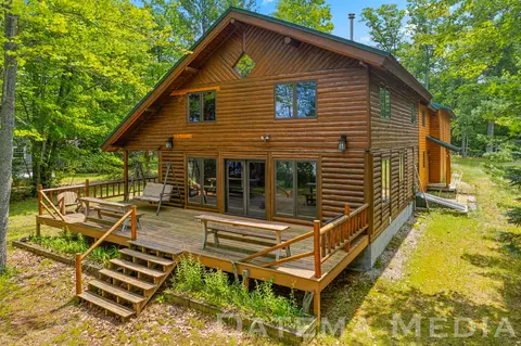 11365 Bradford Dr, Frederic, MI 49733 photo 2