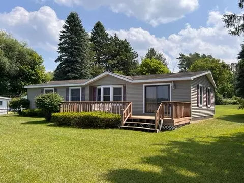 787 Parrott Point Rd, Indian River, MI 49749