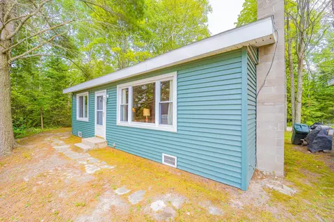 21571 Bluffs Hwy, Onaway, MI 49765