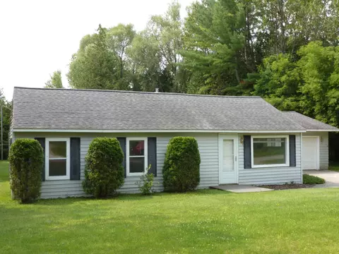 2215 Raymond St, Alpena, MI 49707