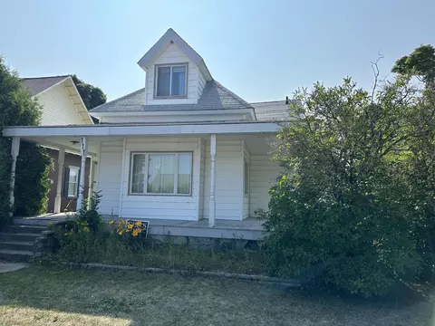 111 Henry St, Mackinaw City, MI 49701