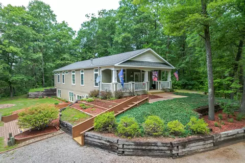 6606 Crystal St, Johannesburg, MI 49751