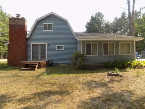 4261 E Higgins Lake Dr, Roscommon, MI 48653