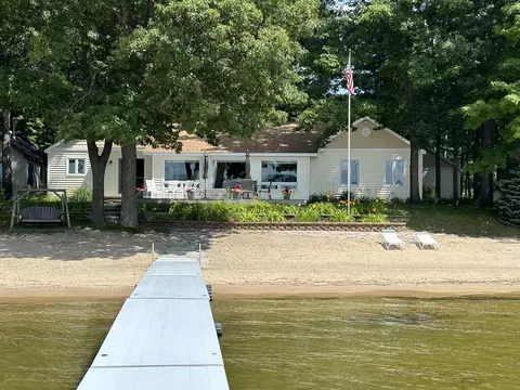 6160 Watt St, Gaylord, MI 49735