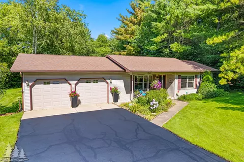 1712 Baden Strasse, Gaylord, MI 49735