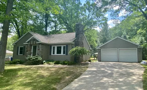 6121 W Higgins Lake Drive Roscommon Mi 48653 Dr, Roscommon, MI 48653