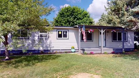832 S Court Avenue Gaylord Mi 49735 Ave, Gaylord, MI 49735