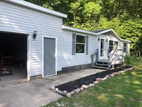 3902 Michele Dr, Frederic, MI 49733