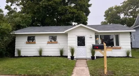 124 S E St, Cheboygan, MI 49721