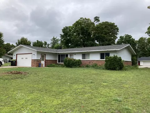320 N Maple Avenue Gaylord Mi 49735 Ave, Gaylord, MI 49735