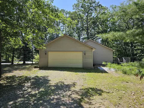302 Pebble Avenue Roscommon Mi 48653 Ave, Roscommon, MI 48653 photo 4