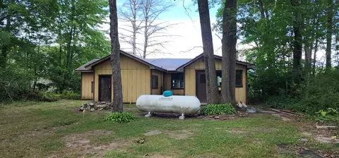 1772 Five Lakes Road Gaylord Mi 49735 Rd, Gaylord, MI 49735