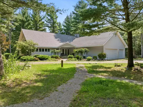 9773 Parke Rd, Indian River, MI 49749