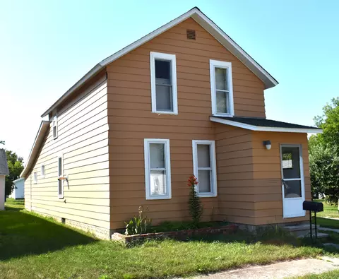 224 S D St, Cheboygan, MI 49721