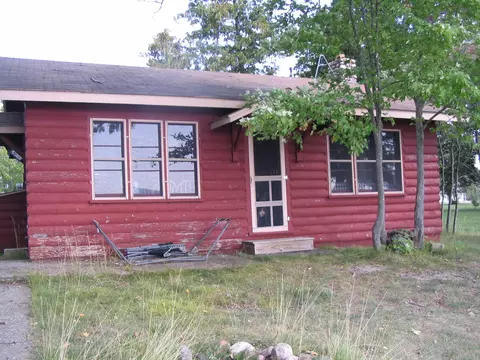 9231 N Lakeshore Dr, Grayling, MI 49738