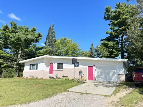 597 Desota Dr, Alpena, MI 49707