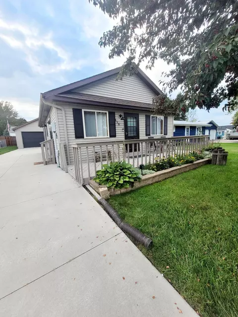 118 Dodge Avenue Houghton Lake Mi 48629 Ave, Houghton Lake, MI 48629