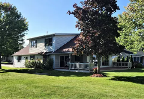 410 Iroquois Avenue Prudenville Mi 48651 Ave, Prudenville, MI 48651