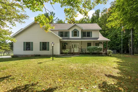 2233 Deepwoods Dr, Gaylord, MI 49735