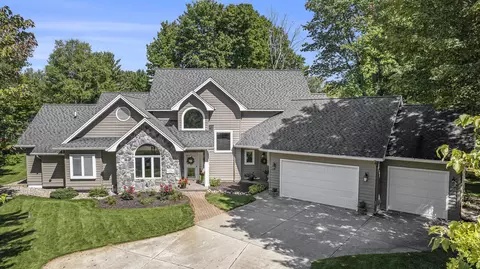 4823 Tournament Dr, Gaylord, MI 49735