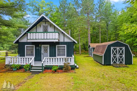 4005 Tee Lake Woods Rd, Lewiston, MI 49756