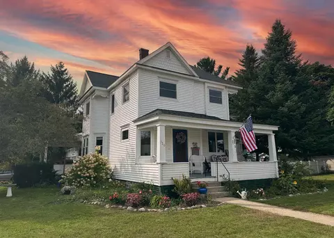 320 S Center Avenue Gaylord Mi 49735 Ave, Gaylord, MI 49735