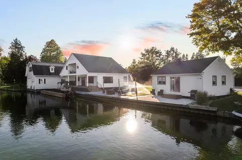 3411 Prospect St, Indian River, MI 49749