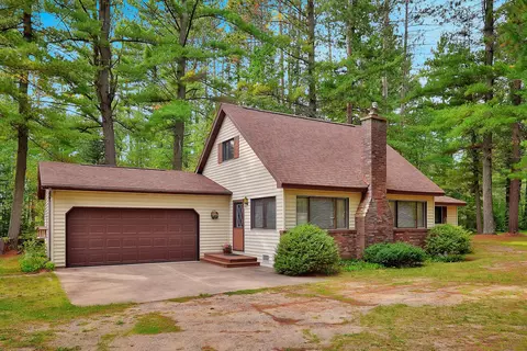 4233 White Pine Dr, Roscommon, MI 48653
