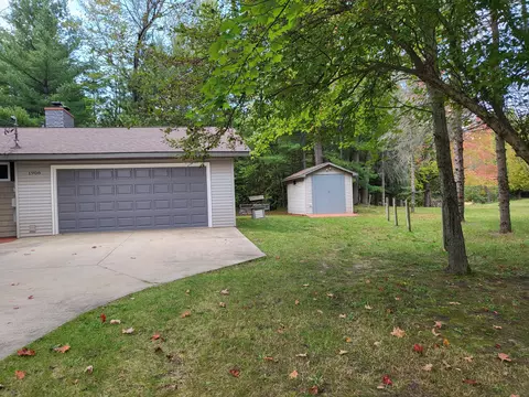 1908 Circle Court Grayling Mi 49738 Ct, Grayling, MI 49738 photo 6