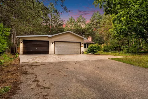 11065 Scenic Dr, Honor, MI 49640