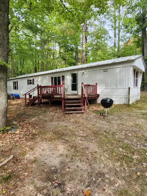 269 E Skyline Dr, Roscommon, MI 48653