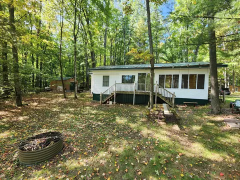 55 Crites Dr, Rose City, MI 48654